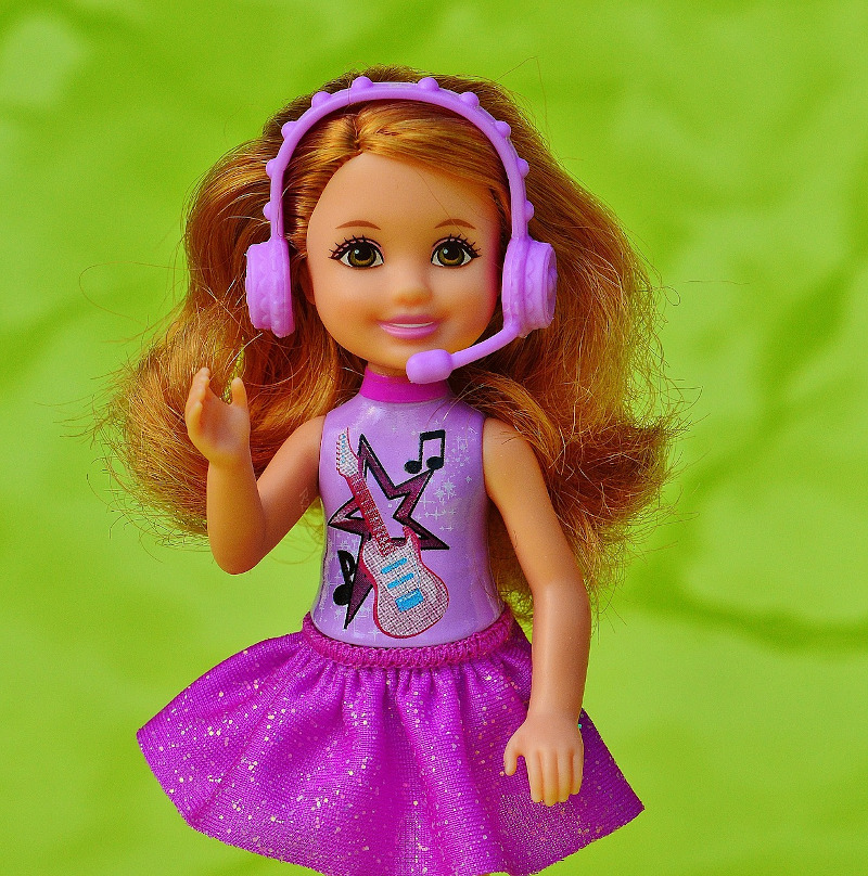 பொம்மை பார்